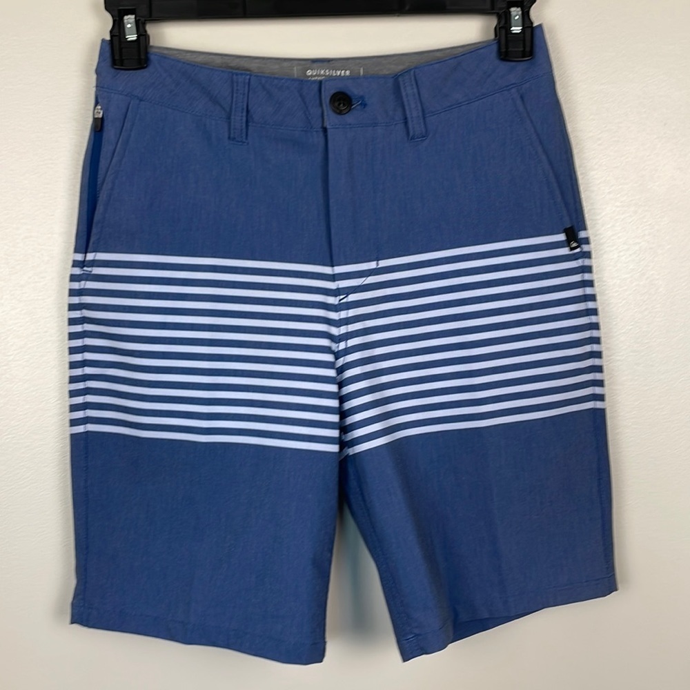 Quiksilver Blue Men's Echo Stripe Amphibian 18 Hybrid Shorts. Size Xs